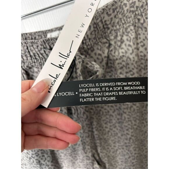 Nicole Miller leopard print joggers — size M cargo style pants - Picture 4 of 4